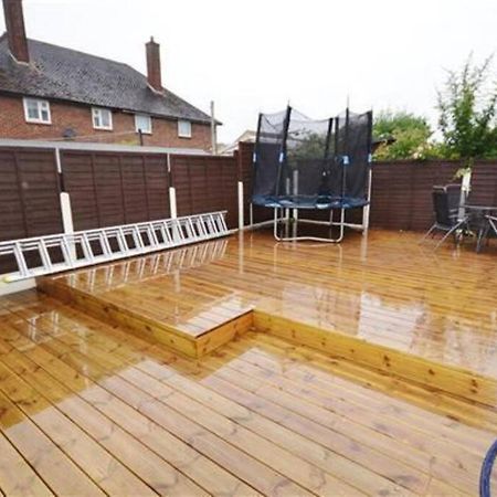 Fabulous 3 Bedroom House , Sleeps Up To 5-7 Guest. South Ockendon Esterno foto