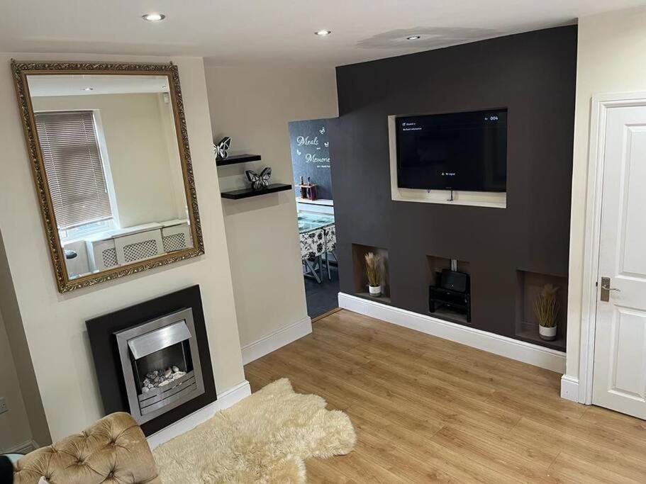 Fabulous 3 Bedroom House , Sleeps Up To 5-7 Guest. South Ockendon Esterno foto